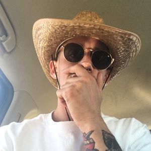 Meet your Posher, Travis